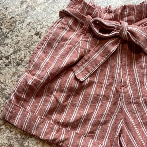 ❌SOLD!❌ Like New! Abercrombie & Fitch Striped Linen Paperbag Belted High Waisted - Picture 2 of 13